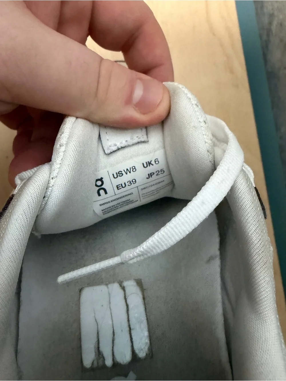 On Cloudsurfer road-running shoe size women’s 8
